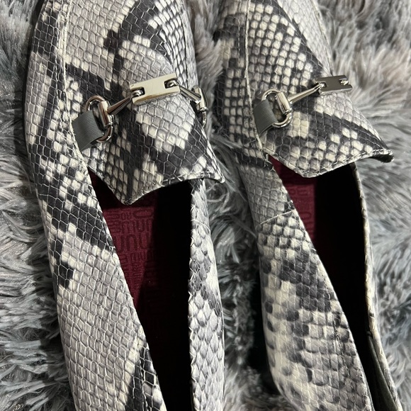 Snake Print loafer Super Cute - Picture 5 of 8
